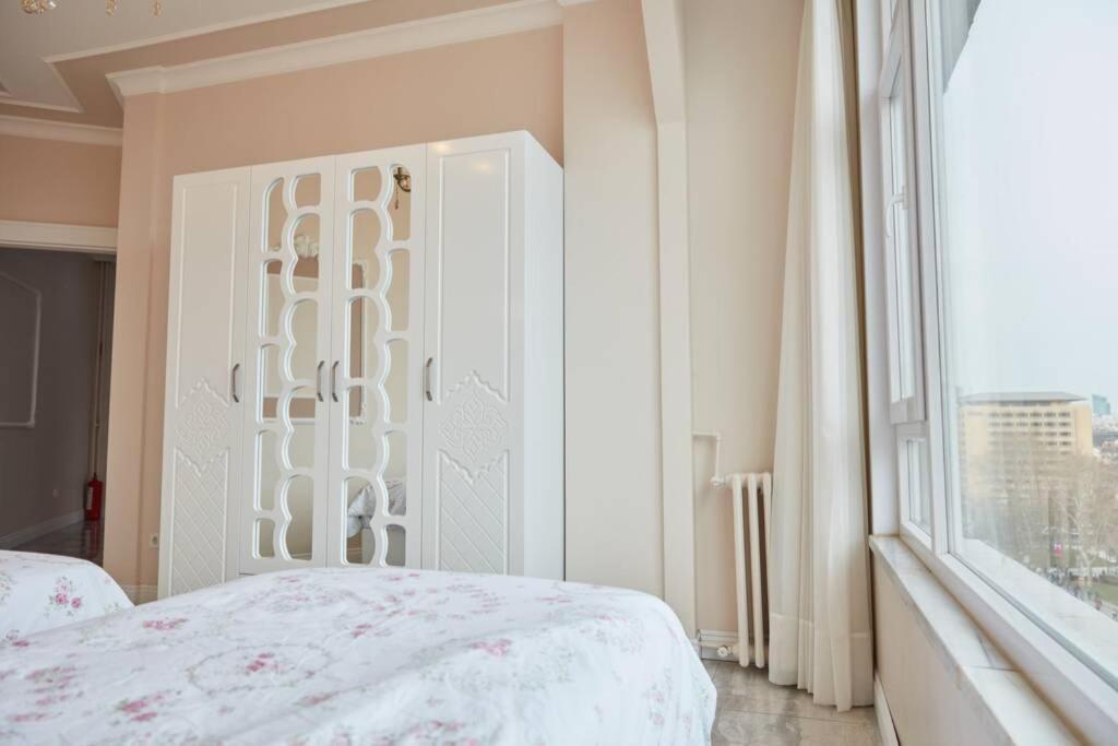 Taksim Square Apartment, Great View, Luxury Istanbul Exteriör bild