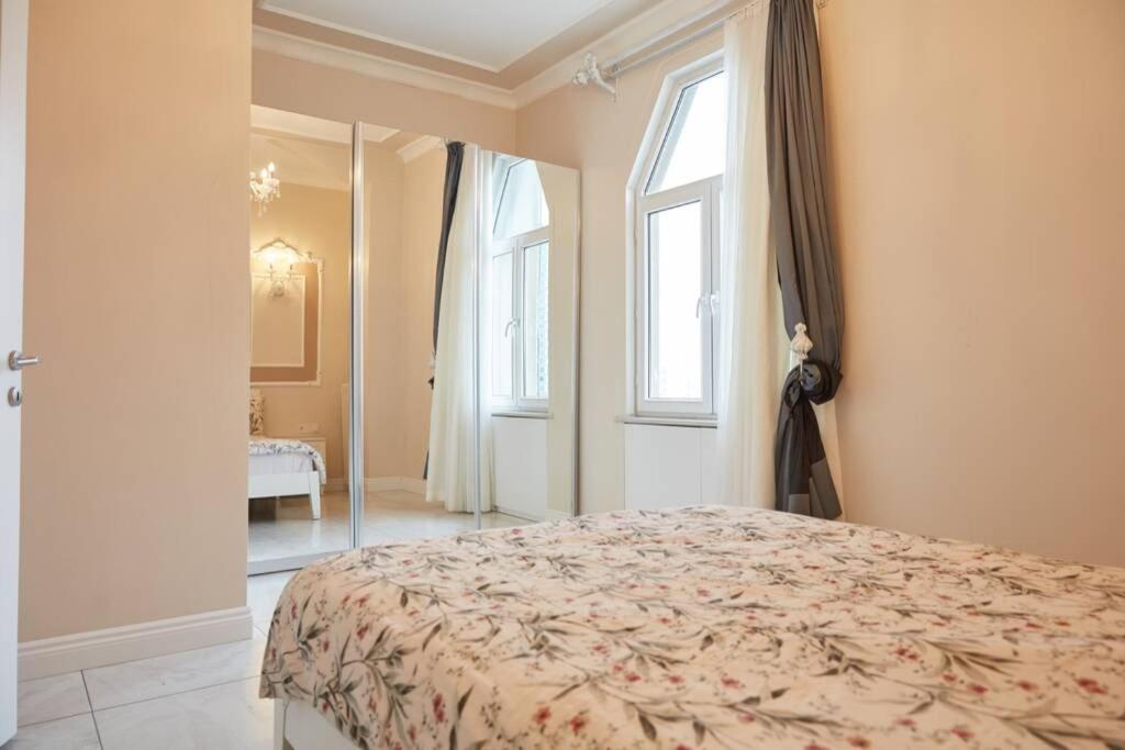 Taksim Square Apartment, Great View, Luxury Istanbul Exteriör bild